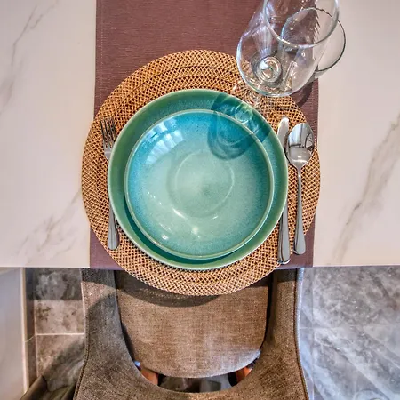 Official Mercury - With Rooftop Pool Access