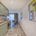 Official Mercury | With Rooftop Pool Access Appartement *
