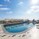 Official Mercury | With Rooftop Pool Access *
