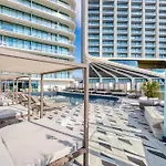 Official Mercury | With Rooftop Pool Access Appartement *