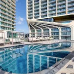 Official Mercury | With Rooftop Pool Access Appartement
