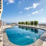Official Mercury | With Rooftop Pool Access San Ġiljan