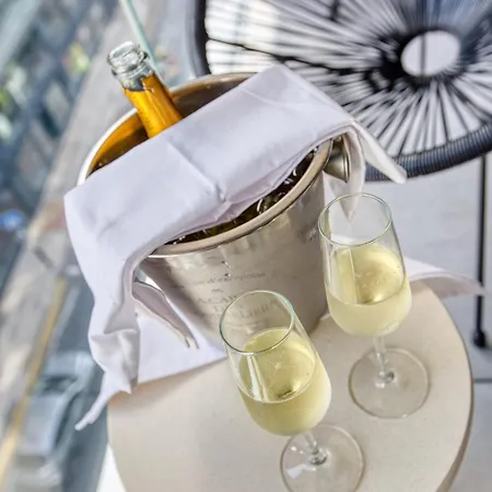 Official Mercury - With Rooftop Pool Access Apartmán