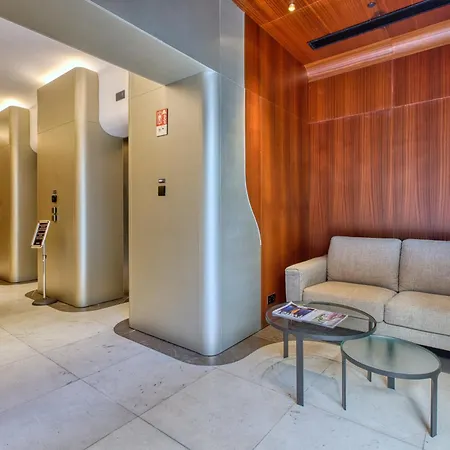 Official Mercury | With Rooftop Pool Access *