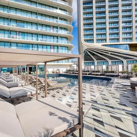 Official Mercury With Pool Access San Ġiljan