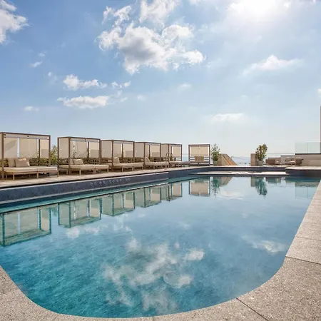 아파트 Official Mercury | With Rooftop Pool Access *