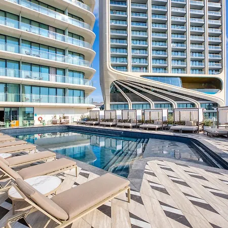 Official Mercury - With Rooftop Pool Access Apartmán