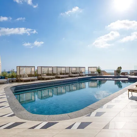 Official Mercury | With Rooftop Pool Access *