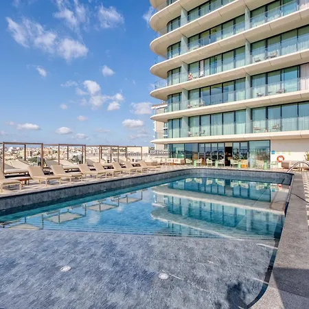 아파트 Official Mercury | With Rooftop Pool Access *