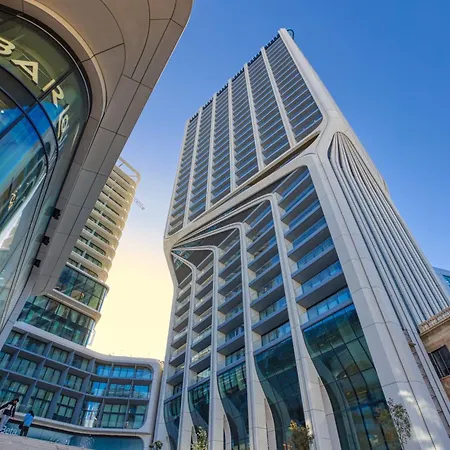 아파트 Official Mercury | With Rooftop Pool Access