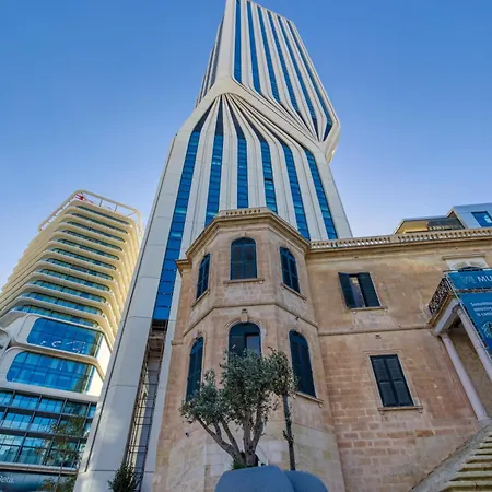Official Mercury | With Rooftop Pool Access 아파트
