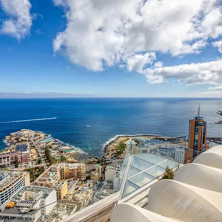 Official Mercury | With Rooftop Pool Access *
