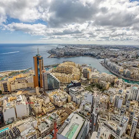 Official Mercury - With Rooftop Pool Access *