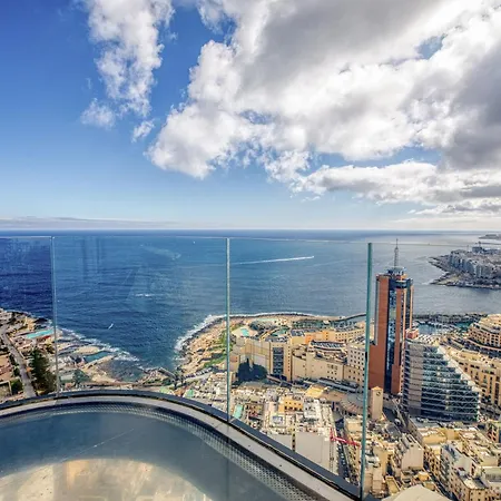 Official Mercury | With Rooftop Pool Access
