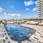 Official Mercury - With Rooftop Pool Access *